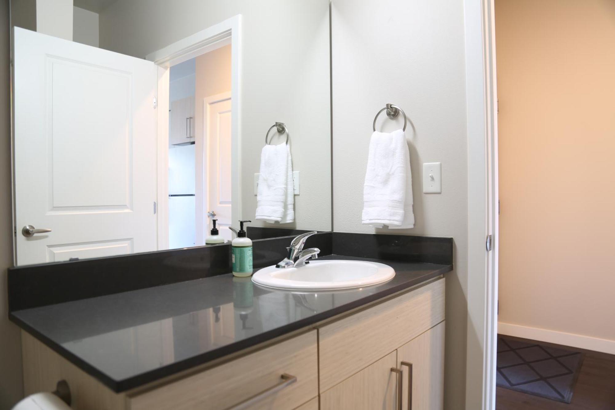Queen Anne Abode - 1 Block From Cpa! - Free Parking! Seattle Eksteriør bilde